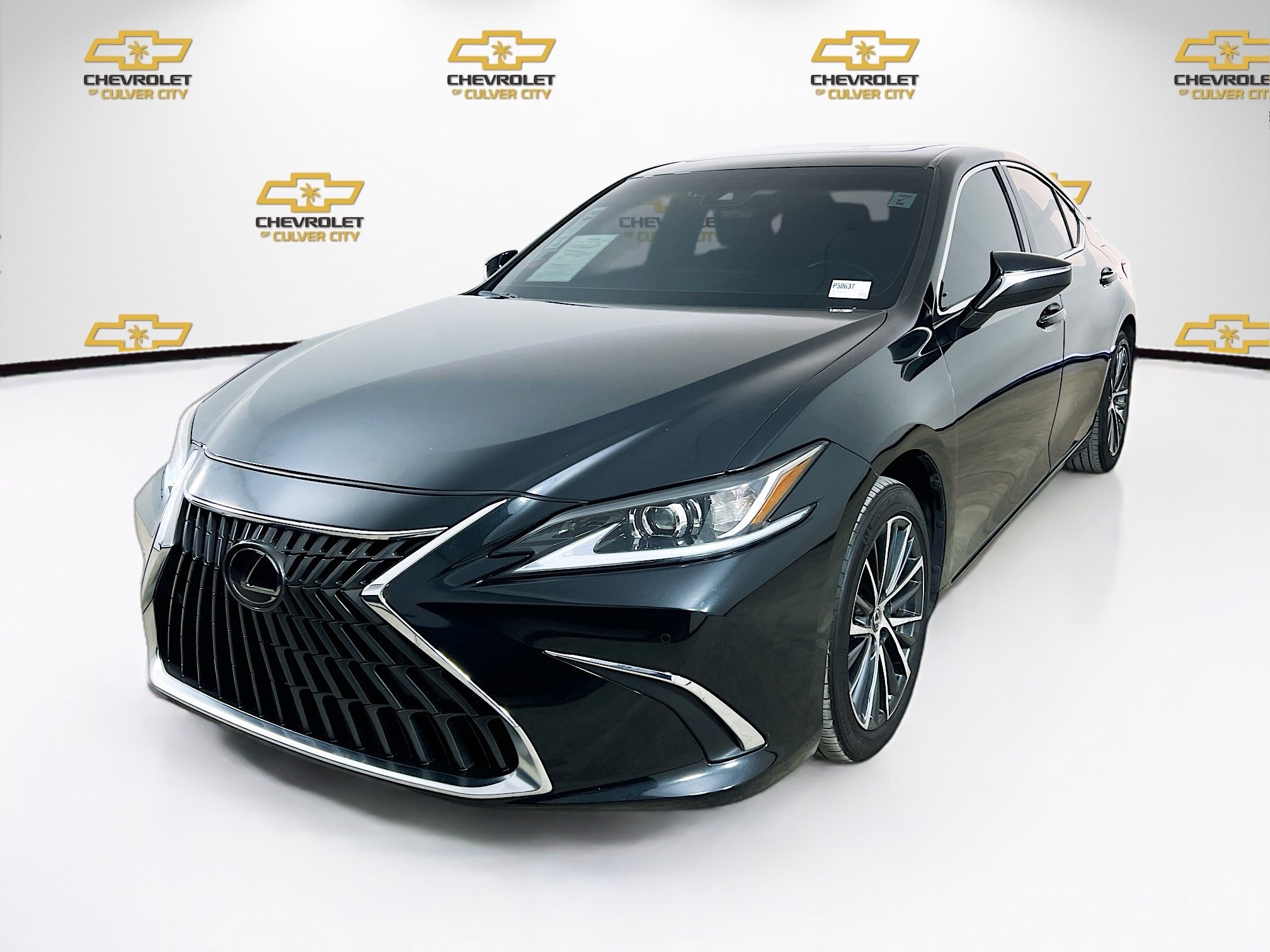 Used 2024 Lexus ES 300h w/ Premium Package FWD image 3