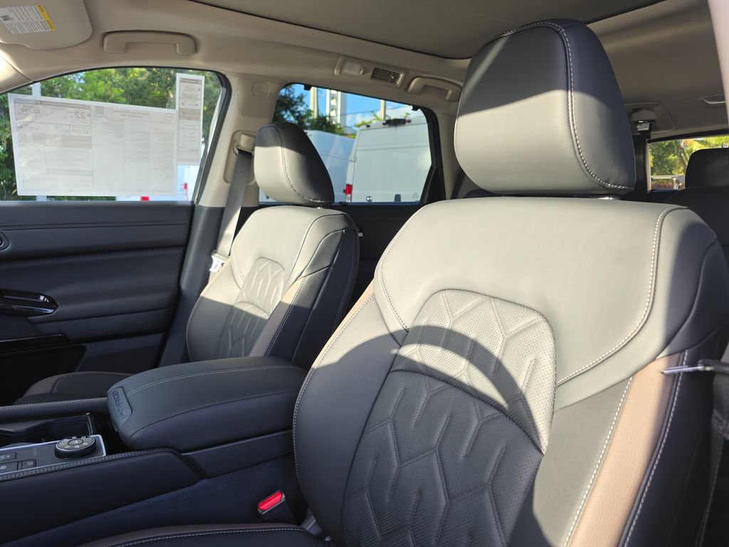 New 2026 Nissan Pathfinder Platinum AWD/4WD image 26