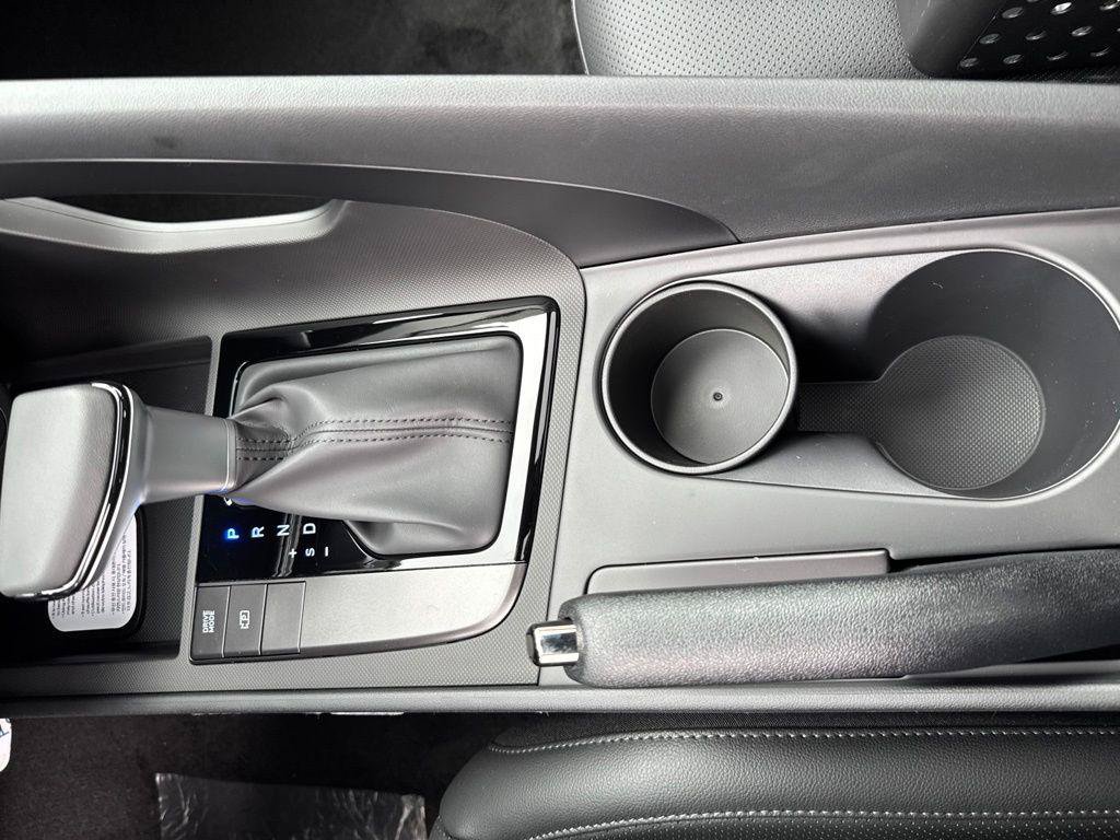 New 2026 Hyundai Elantra SEL Sport FWD image 17