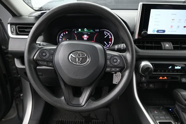 Used 2024 Toyota RAV4 LE FWD image 7