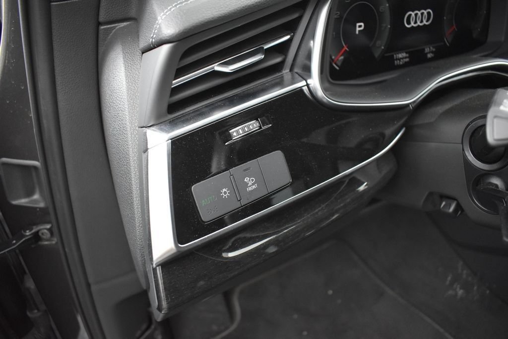 Used 2025 Audi Q7 2.0T Premium AWD/4WD image 8