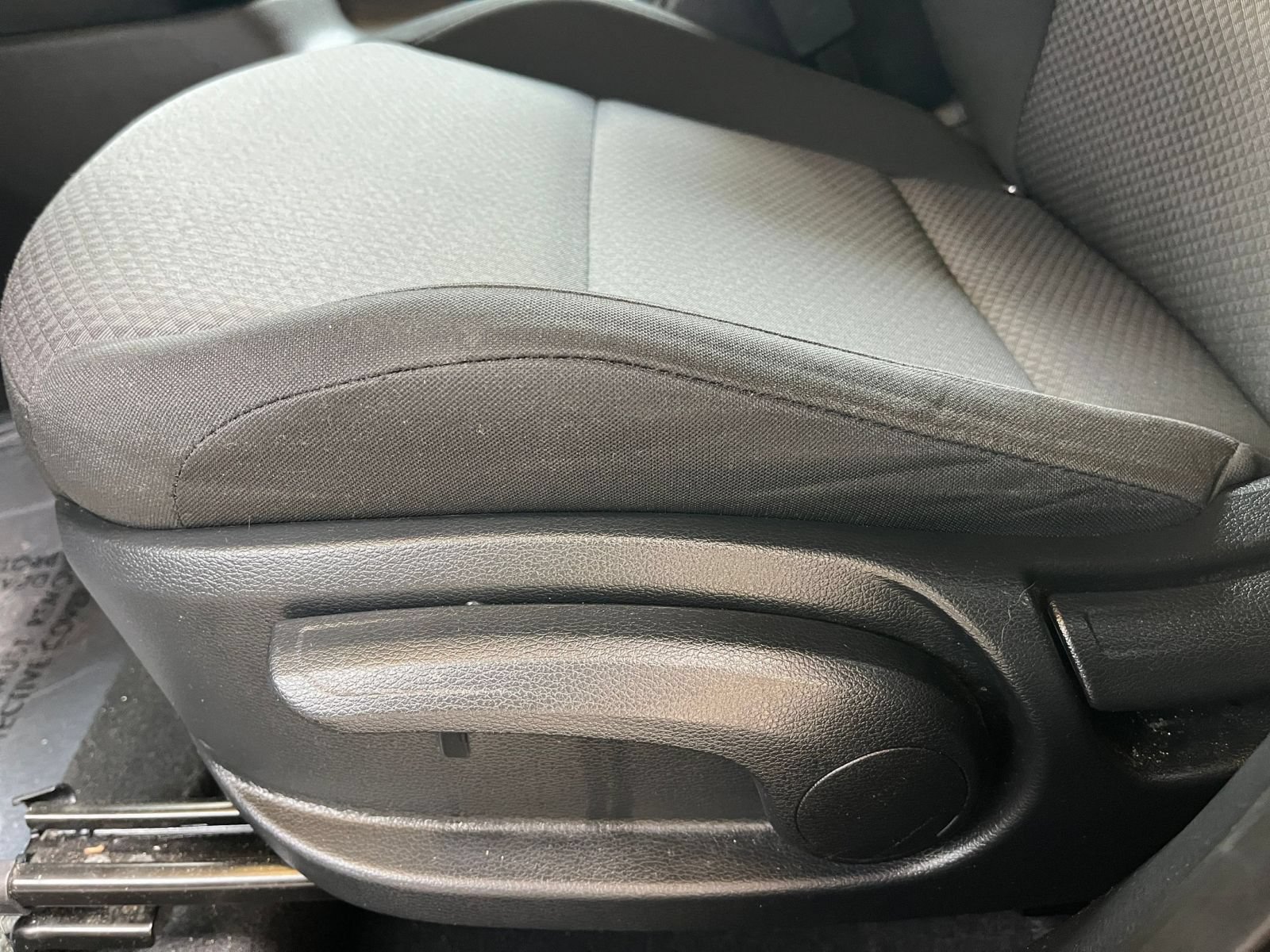 Used 2025 Kia Soul LX w/ LX Technology Package FWD image 19