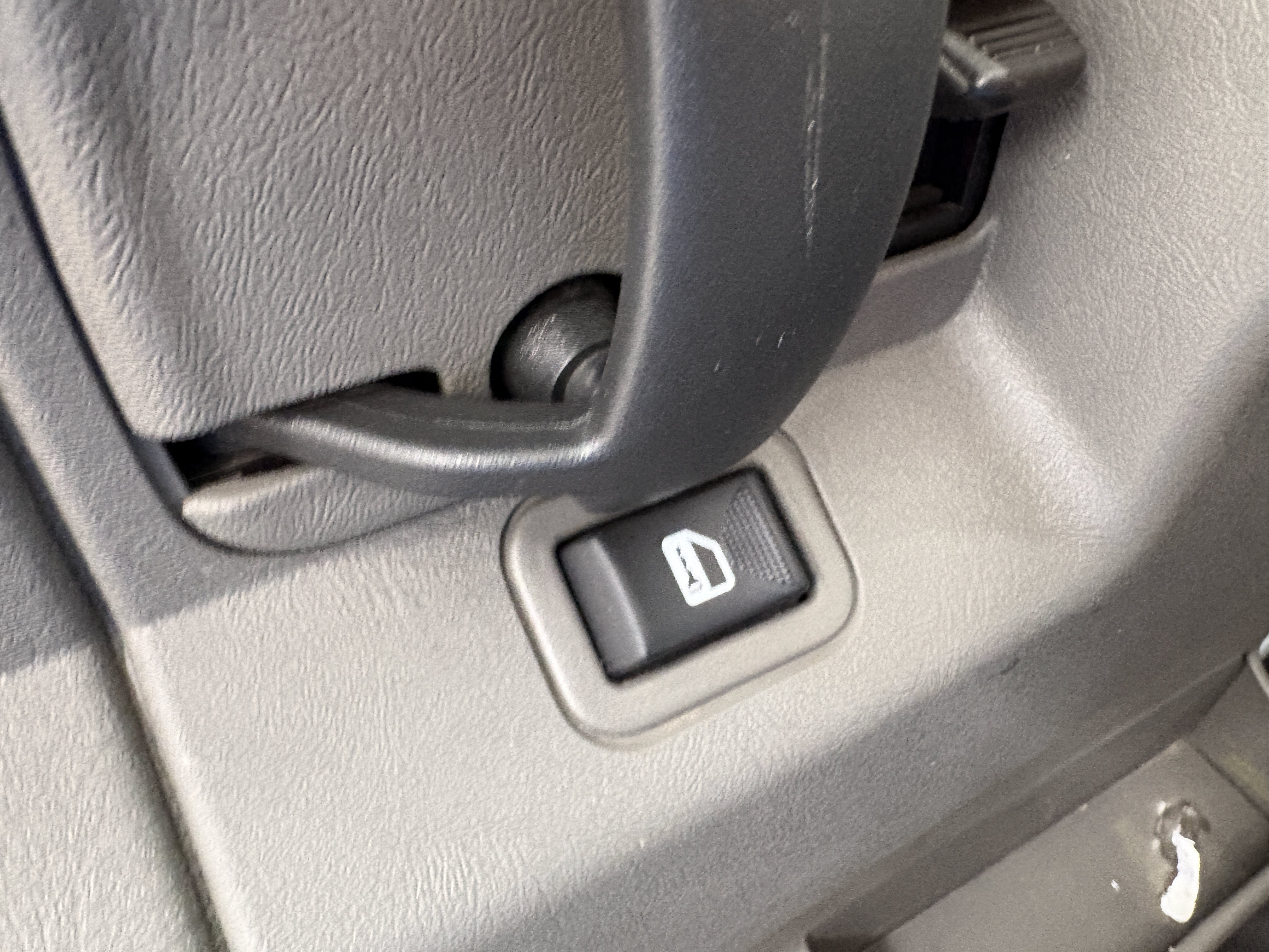 Used 2023 GMC Savana 3500 w/ Driver Convenience Package RWD image 26