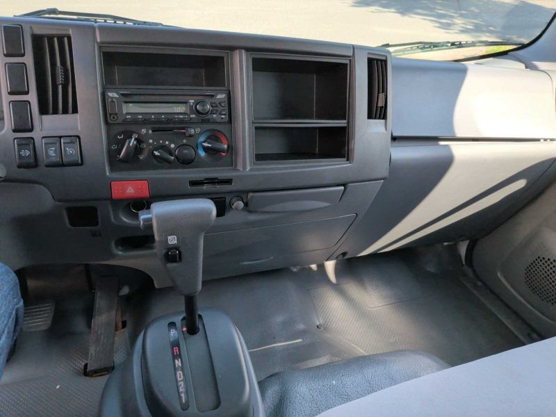 Used 2021 Isuzu NPR RWD image 15