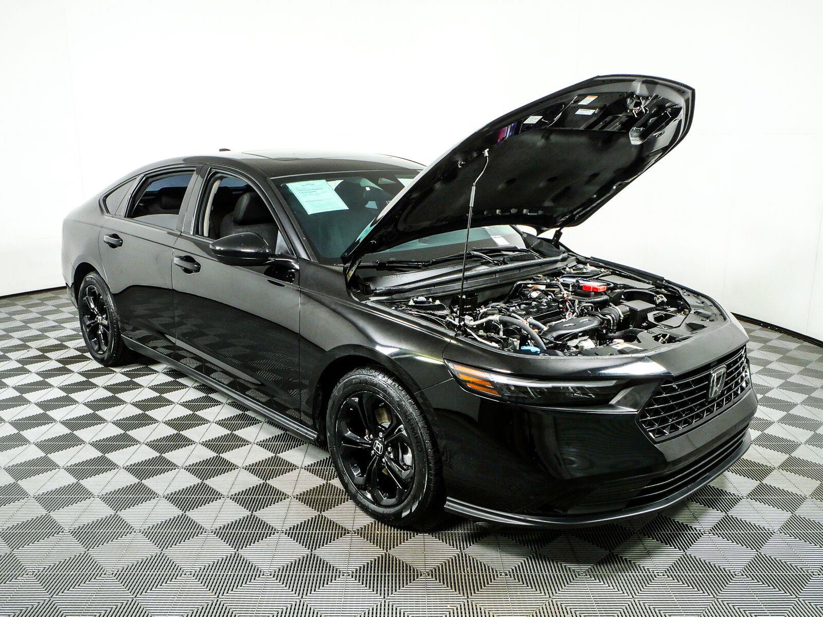 Used 2025 Honda Accord SE image 33