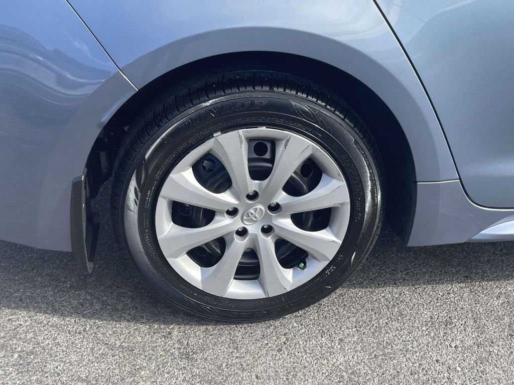 Used 2025 Toyota Corolla LE image 8