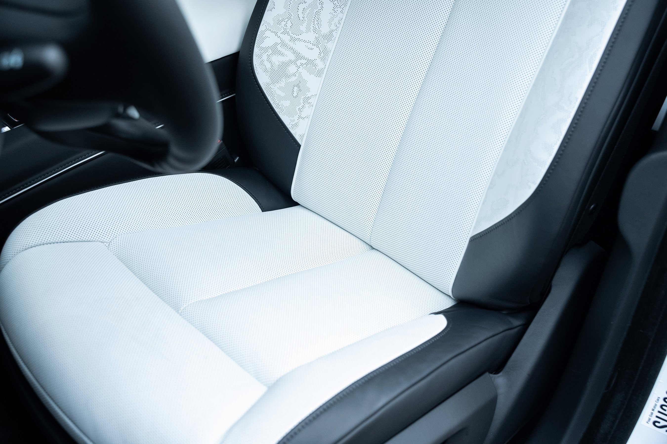 Used 2025 Rolls-Royce Ghost Black Badge image 28