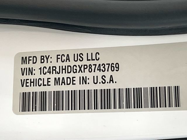 Used 2023 Jeep Grand Cherokee Overland AWD/4WD image 19