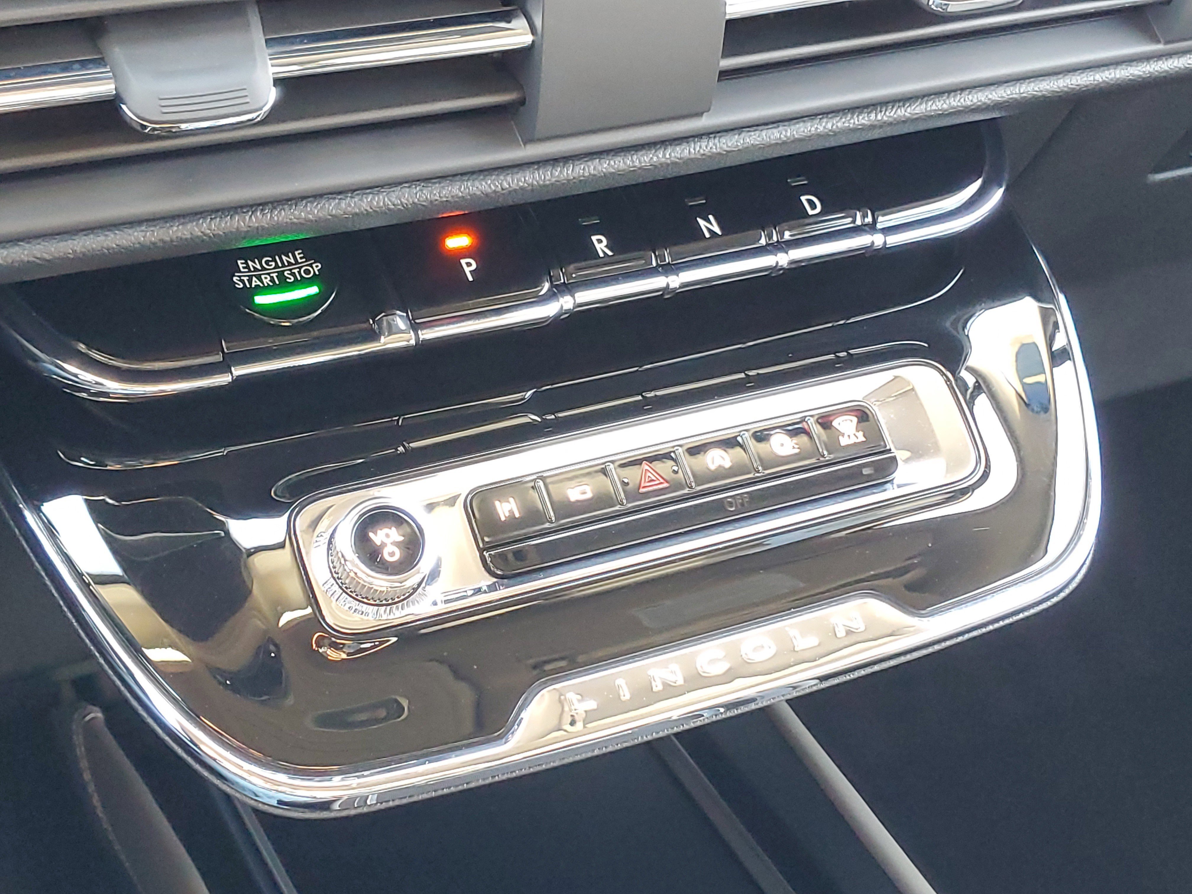 Certified 2025 Lincoln Corsair AWD w/ Equipment Group 101A image 18