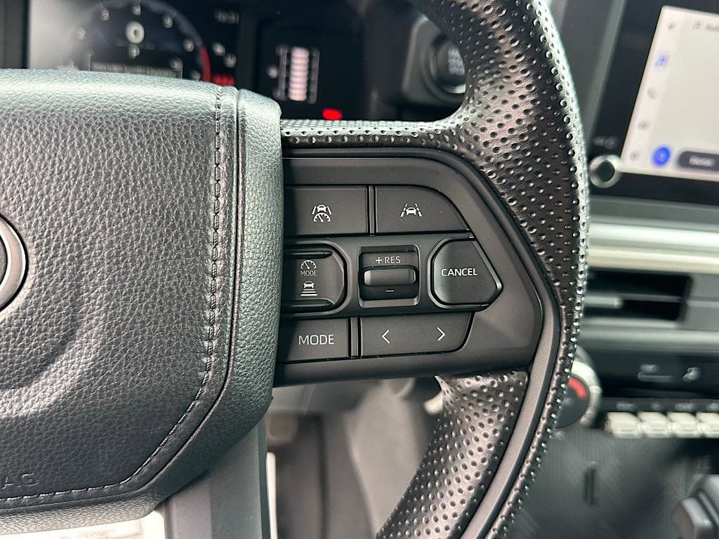 Certified 2024 Toyota Tacoma SR5 AWD/4WD image 22