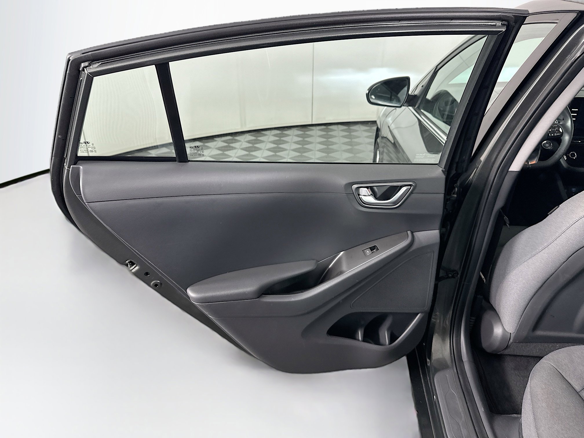 Used 2021 Hyundai Ioniq SEL FWD image 24
