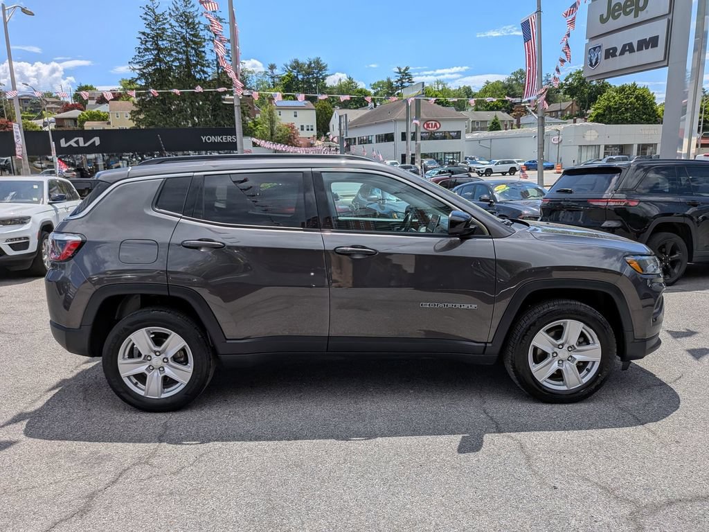 Certified 2022 Jeep Compass Latitude w/ Convenience Group AWD/4WD image 5