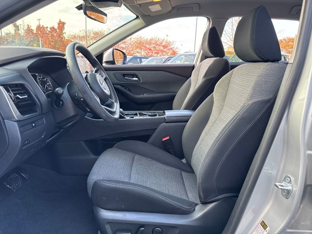 Used 2022 Nissan Rogue SV image 9