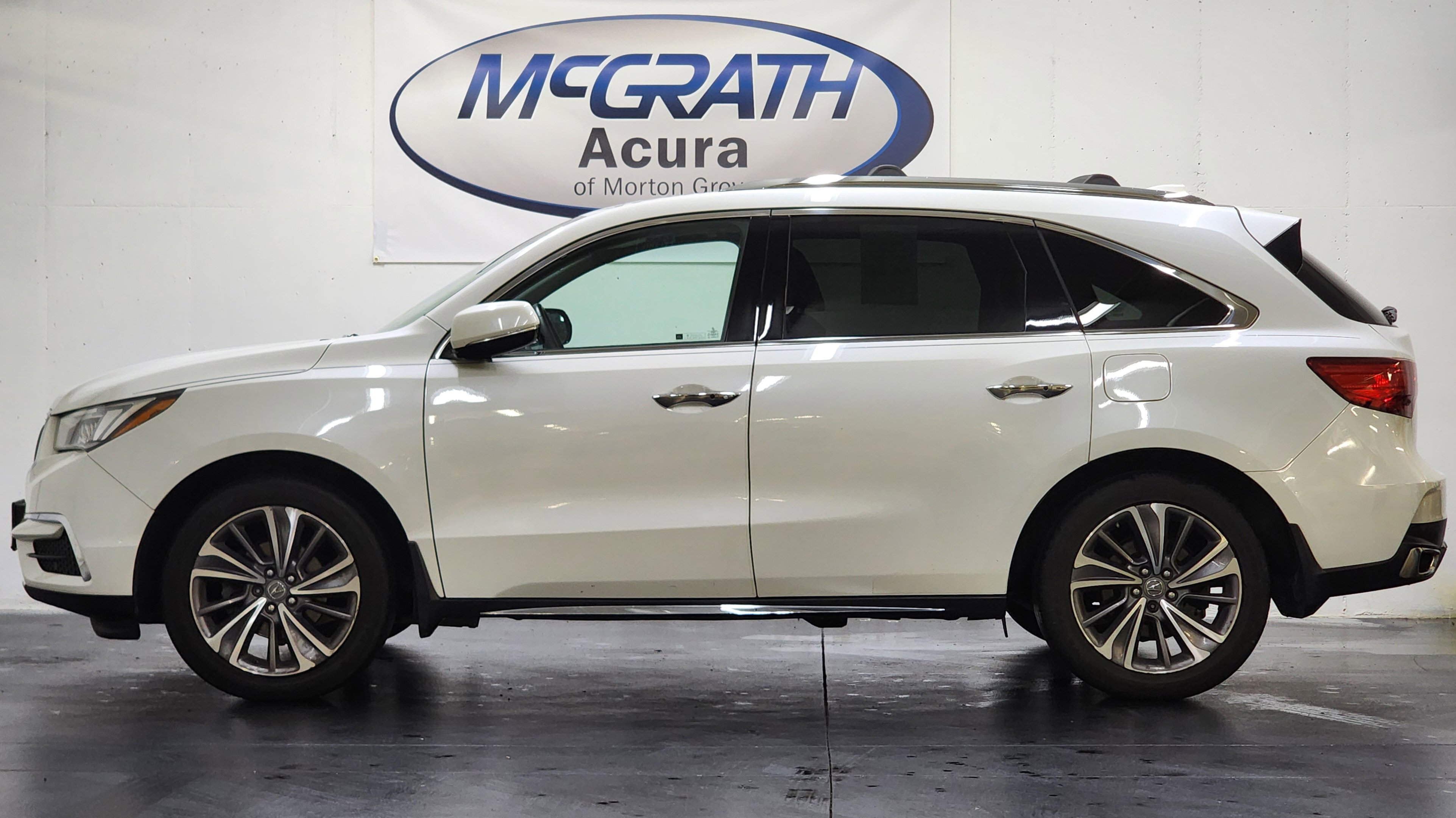 Used 2018 Acura MDX SH-AWD w/ Technology Package image 9