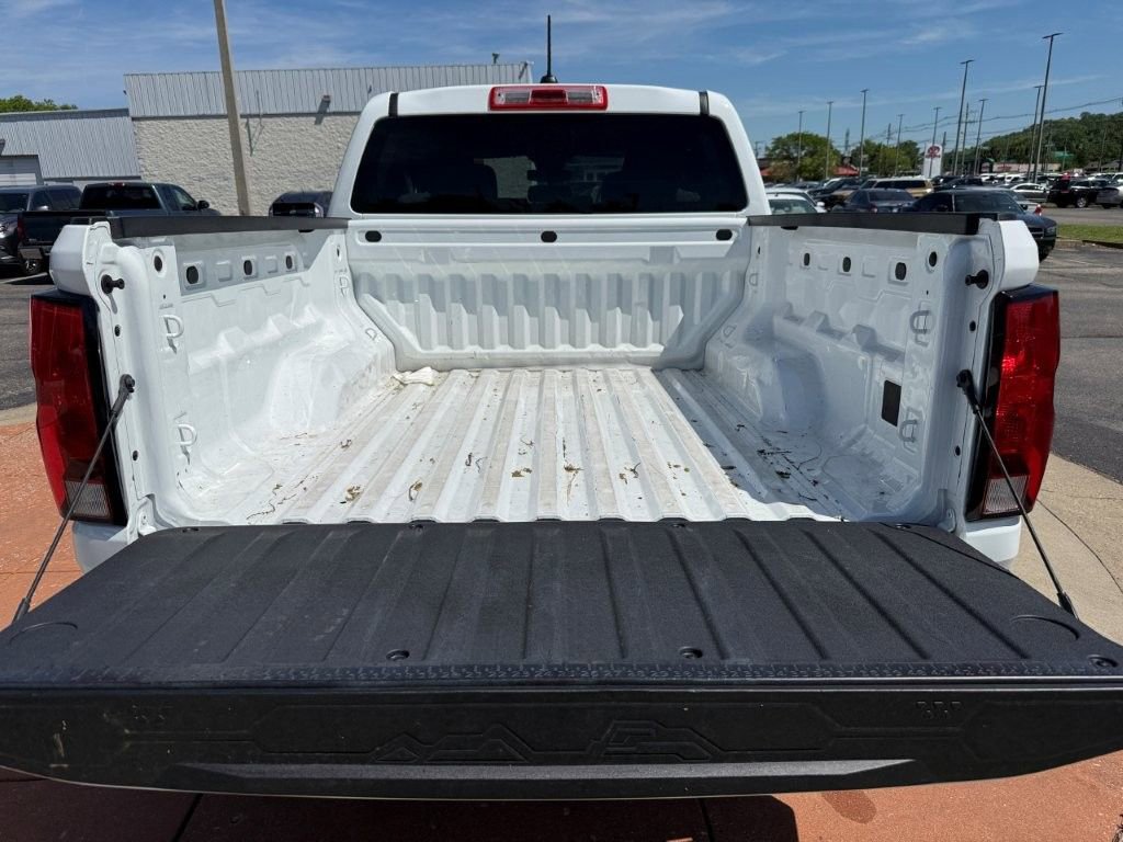 Used 2023 Chevrolet Colorado W/T RWD image 6