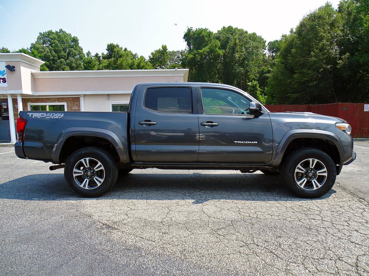 Used 2019 Toyota Tacoma TRD Sport w/ Technology Package AWD/4WD image 12