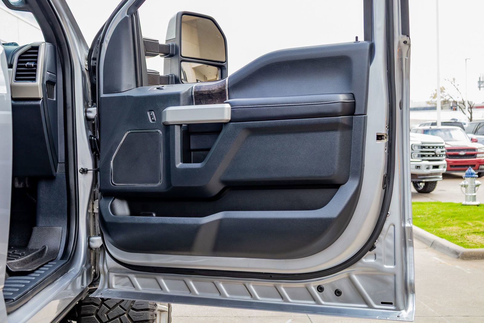 Used 2022 Ford F250 Lariat w/ Lariat Value Package AWD/4WD image 36