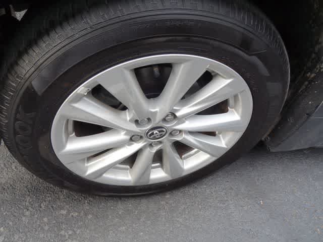 Used 2025 Toyota Corolla LE w/ LE Premium Package FWD image 12