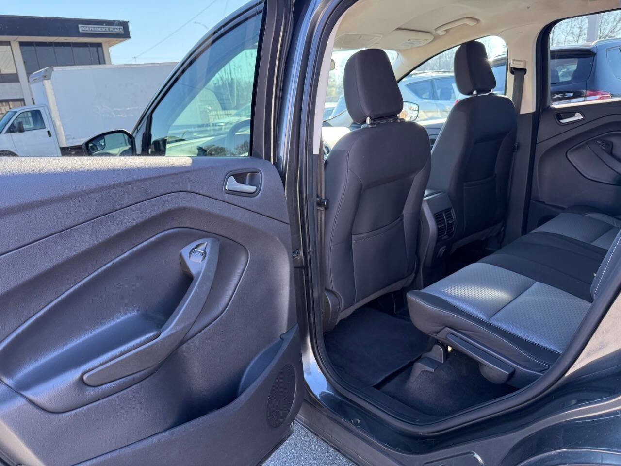 Used 2019 Ford Escape SE image 9