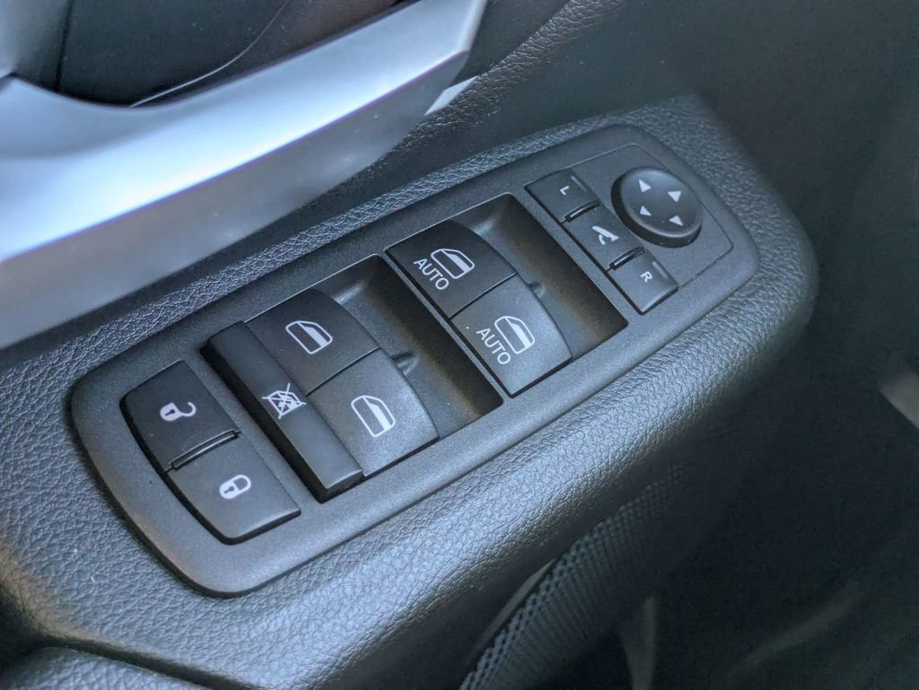 Used 2023 RAM 1500 Big Horn AWD/4WD image 25