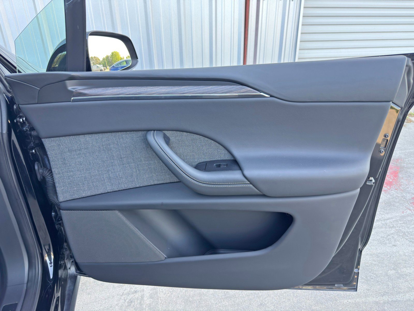 Used 2022 Tesla Model X image 46