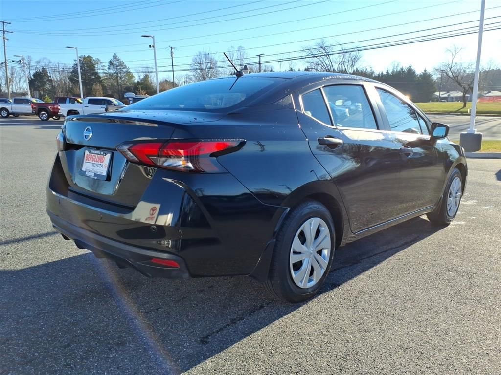 Used 2020 Nissan Versa S image 4