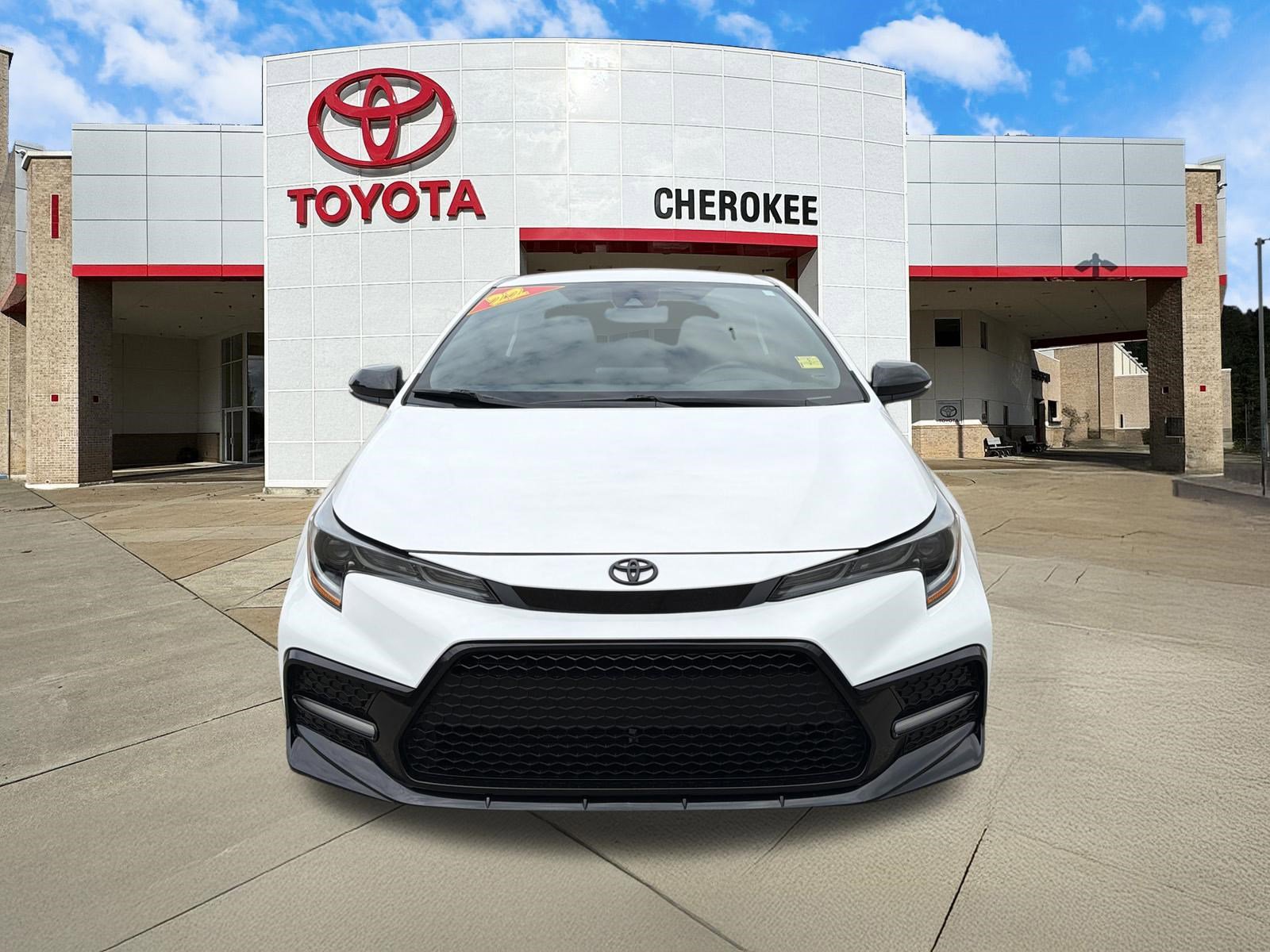 Used 2022 Toyota Corolla SE image 2