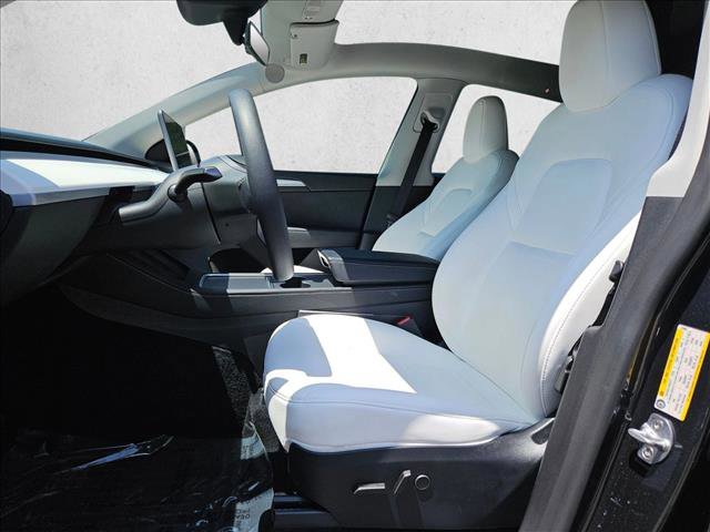 Used 2024 Tesla Model Y 2WD image 11