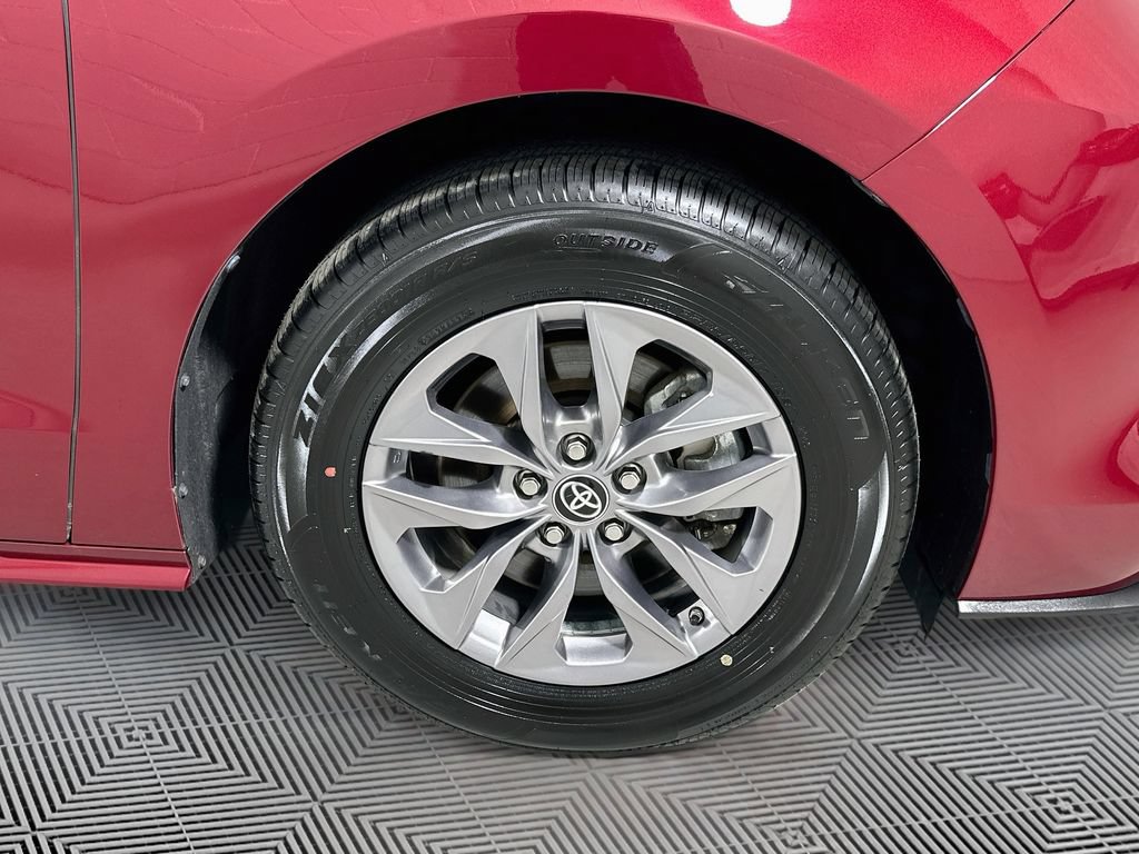 Used 2023 Toyota Sienna XLE AWD/4WD image 20