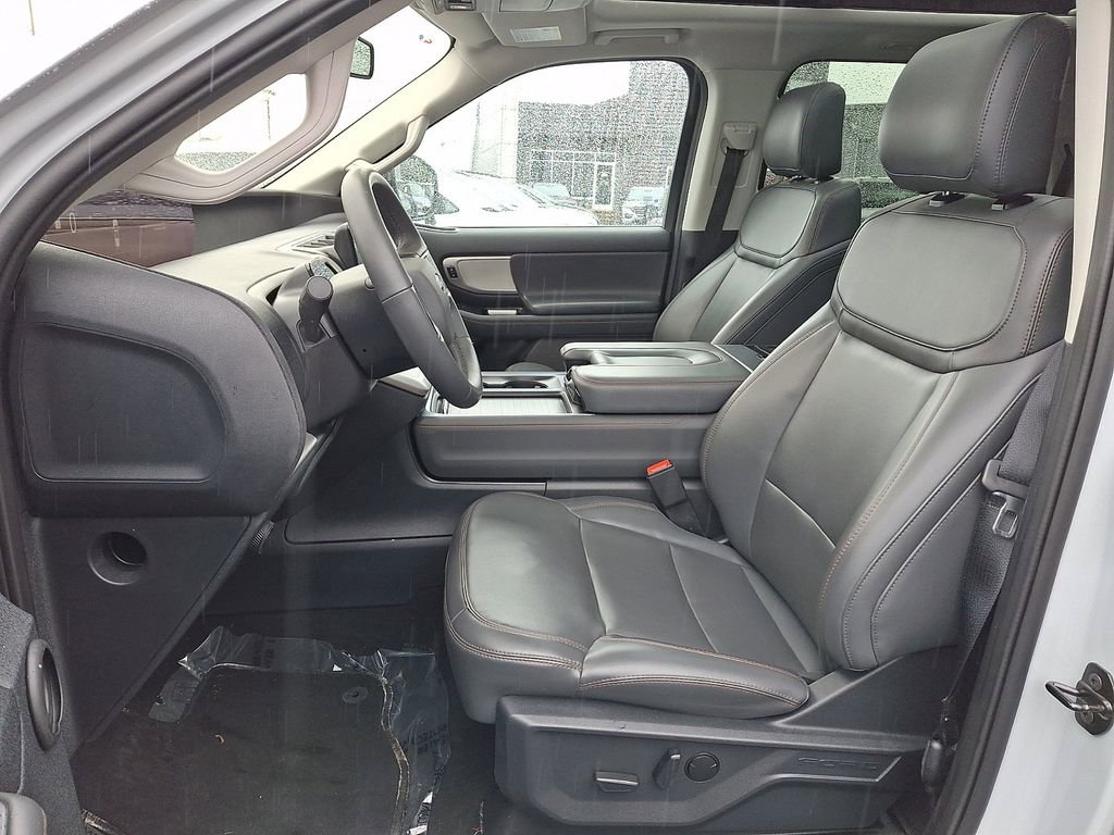 Used 2025 Ford Expedition Active AWD/4WD image 15