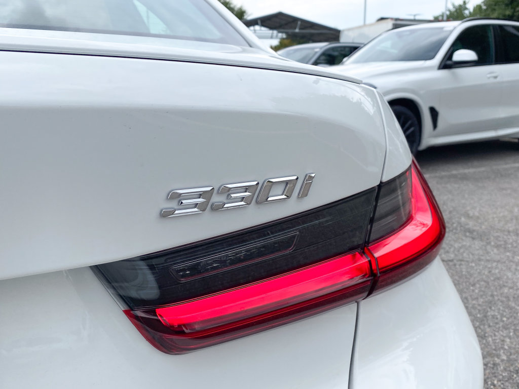 New 2026 BMW 330i xDrive Sedan w/ M Sport Package AWD/4WD image 7