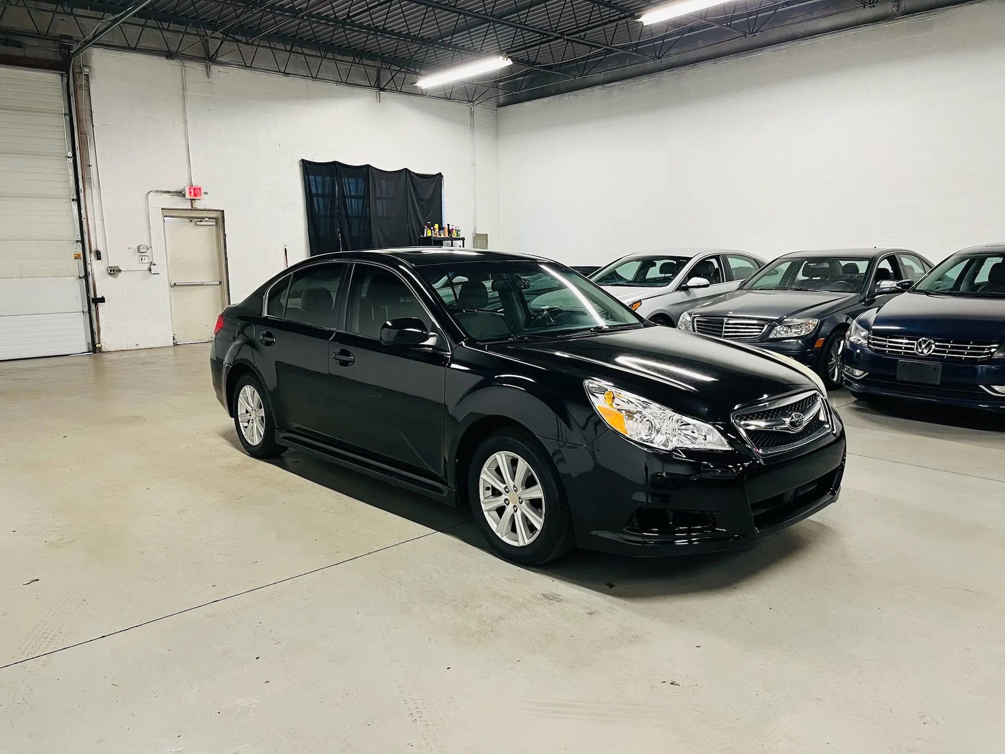 Used 2010 Subaru Legacy 2.5i Premium AWD/4WD image 4