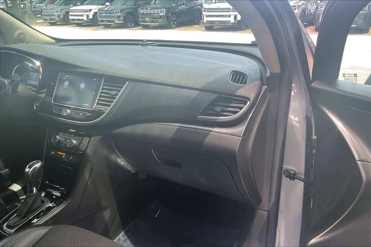 Used 2020 Buick Encore Preferred AWD/4WD image 19