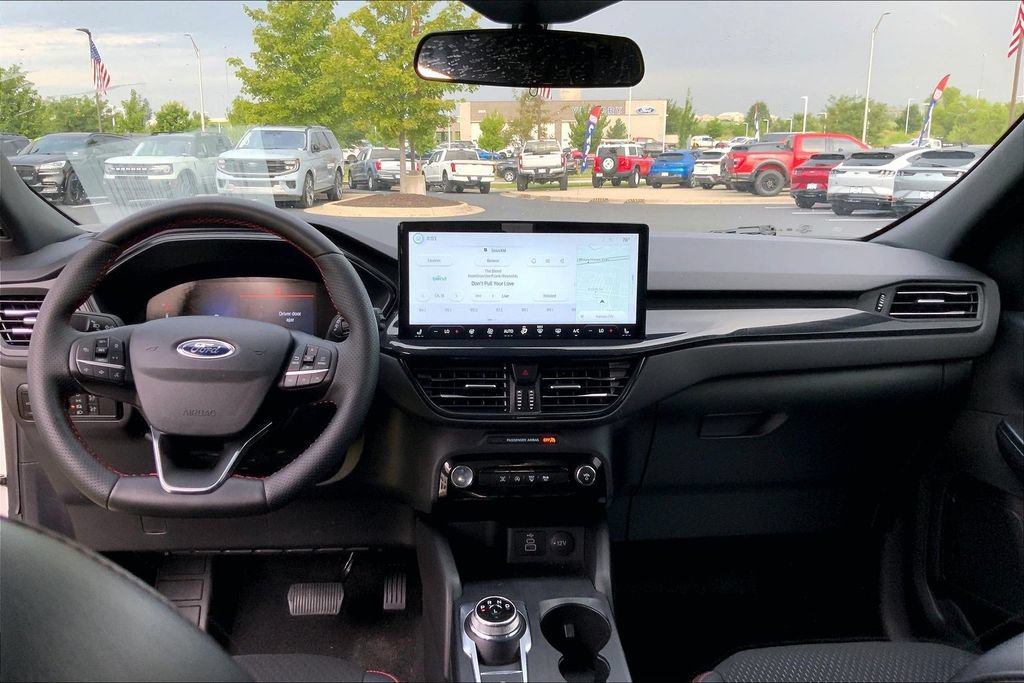 Used 2025 Ford Escape ST-Line w/ Tech Pack #1 AWD/4WD image 10