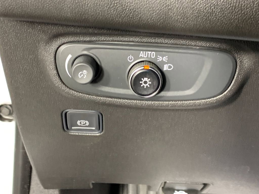 Used 2022 GMC Terrain SLE w/ Fleet Convenience Package FWD image 16