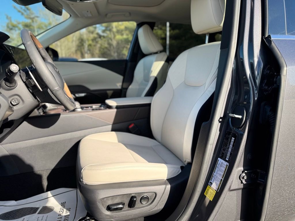 Used 2024 Lexus RX 350 Premium w/ Accessory Package (Z1) image 8