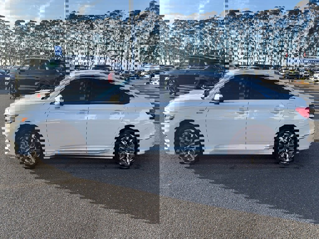 Used 2019 Honda Accord Touring image 9