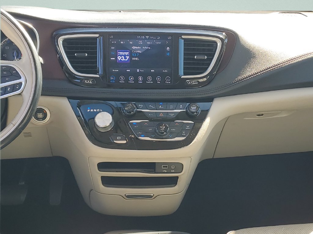 Used 2018 Chrysler Pacifica Limited w/ Advanced Safetytec Group FWD image 15
