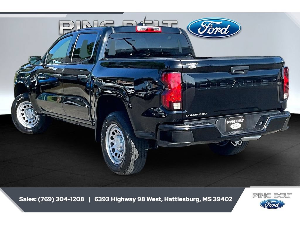 Used 2024 Chevrolet Colorado W/T RWD image 2