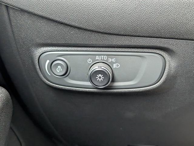 Used 2023 Chevrolet Equinox LT w/ Driver Convenience Package image 24