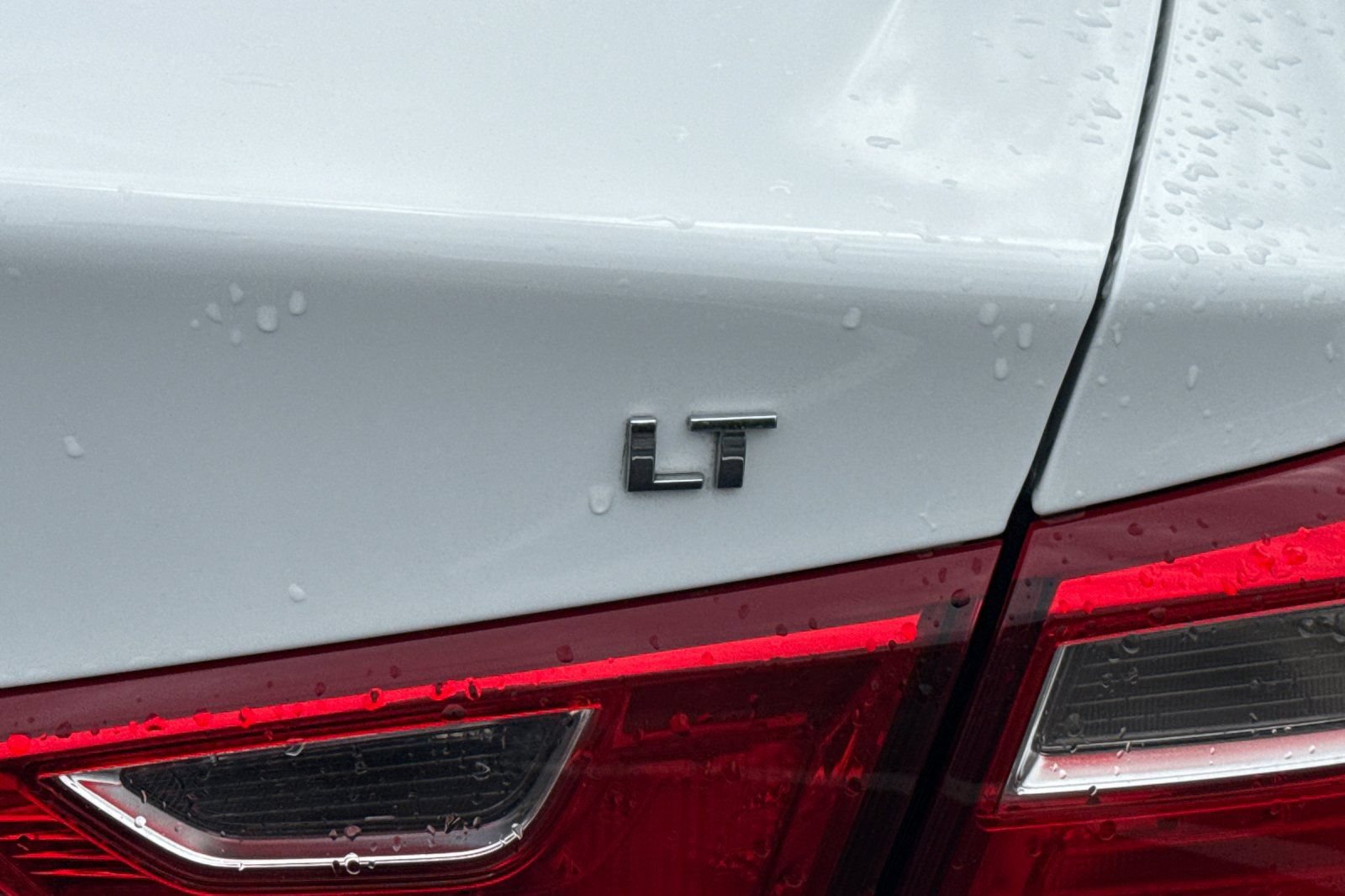 Used 2023 Chevrolet Malibu LT FWD image 12