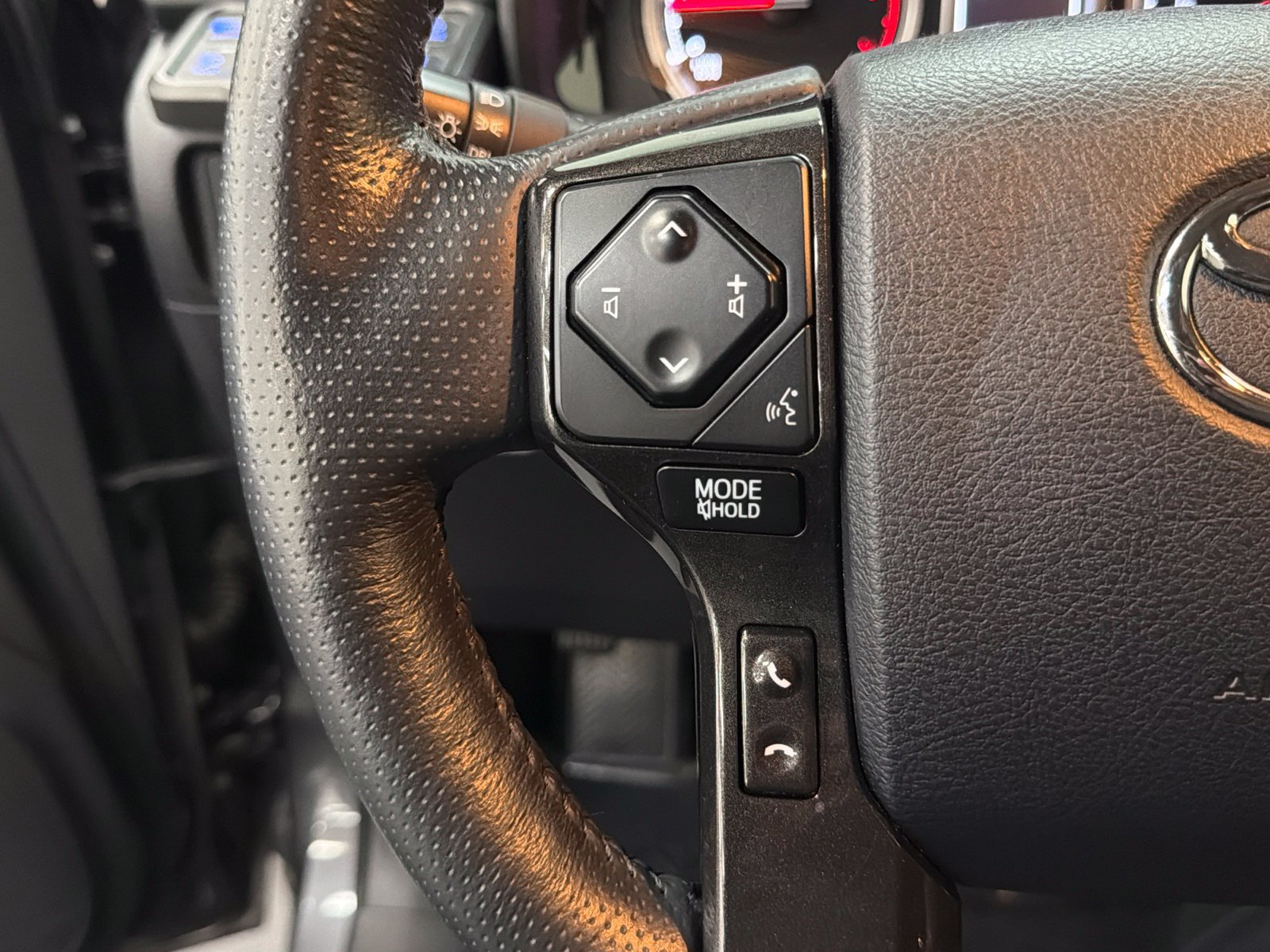 Used 2023 Toyota 4Runner TRD Off-Road Premium w/ Off Road Premium Plus Package AWD/4WD image 26