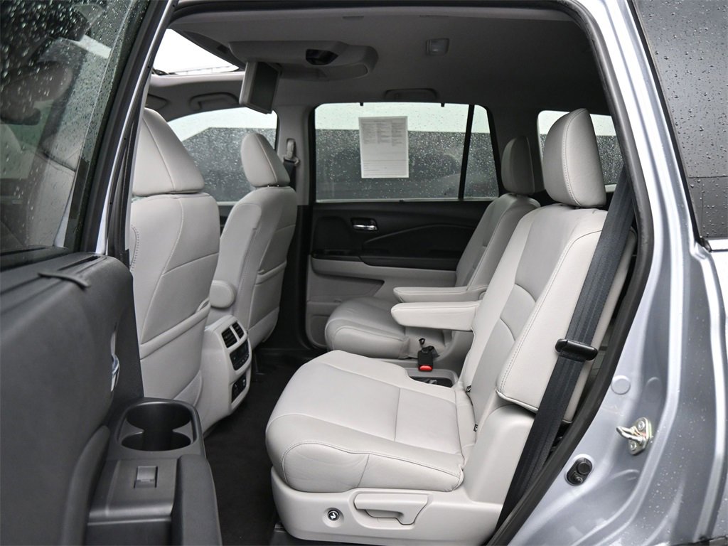 Used 2020 Honda Pilot Touring image 19