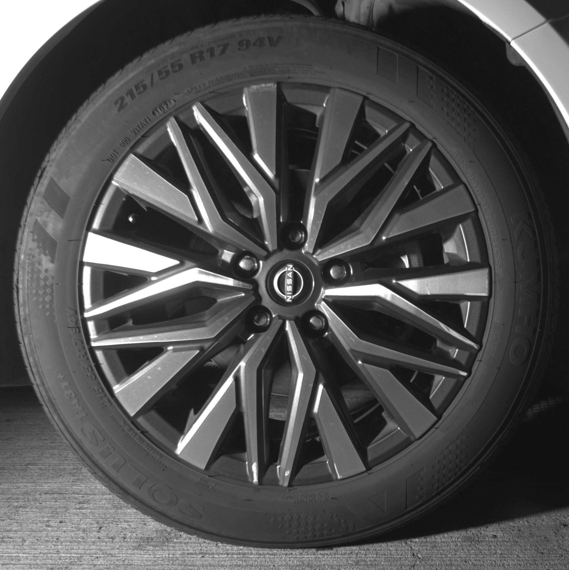 Used 2025 Nissan Altima 2.5 SV FWD image 13