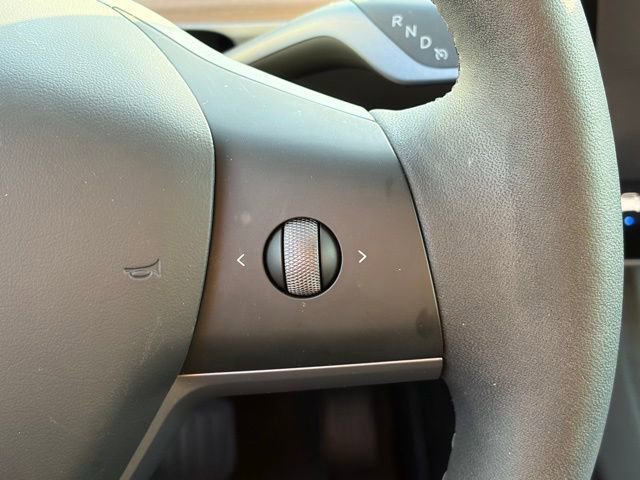 Used 2025 Tesla Model Y Long Range image 14