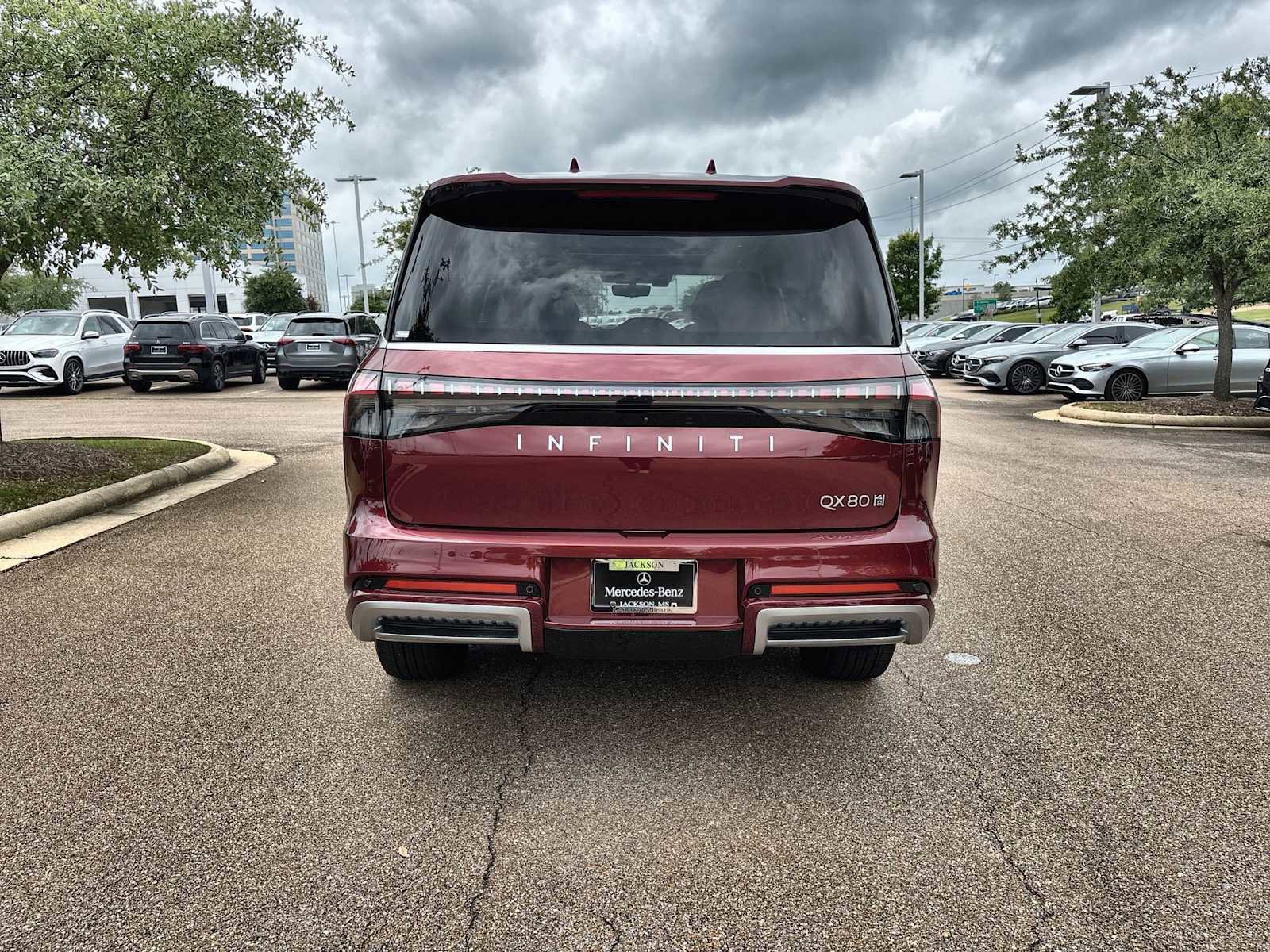 Used 2025 INFINITI QX80 Sensory w/ Premium Cargo Package AWD/4WD image 7