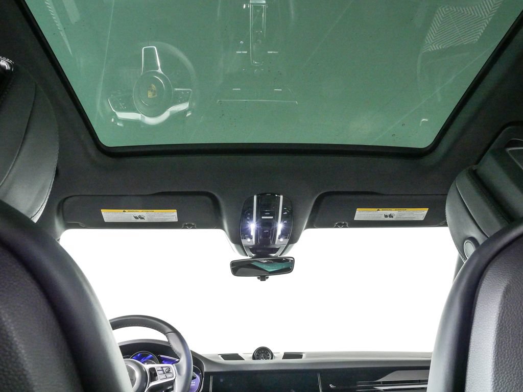 Certified 2022 Porsche Cayenne E-Hybrid AWD/4WD image 19