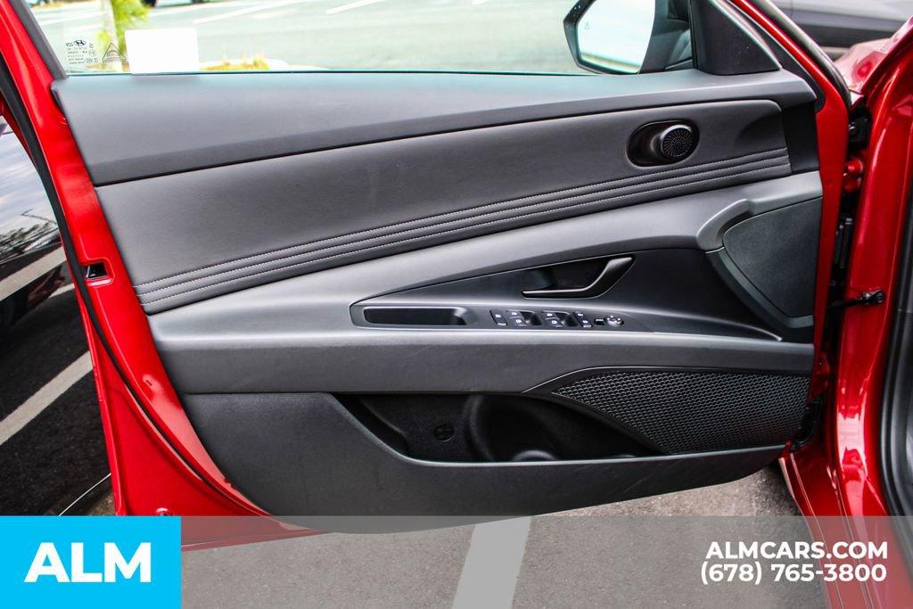 Used 2025 Hyundai Elantra Sport image 37