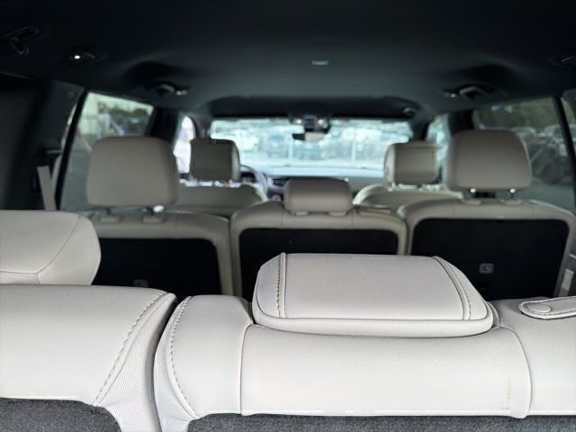 Used 2025 Jeep Wagoneer 4WD image 21