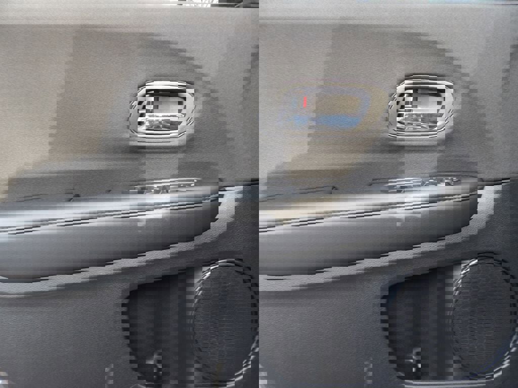 Used 2021 Honda HR-V LX image 8